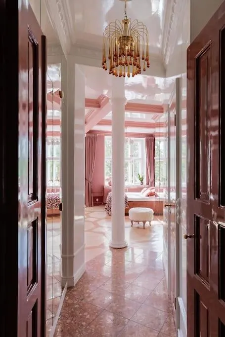 Luxury Pink Suite, Autohalli Helsinki Finland