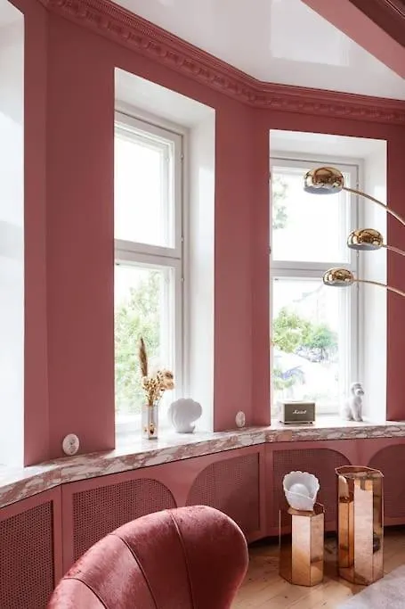 Luxury Pink Suite, Autohalli Helsinki Finland